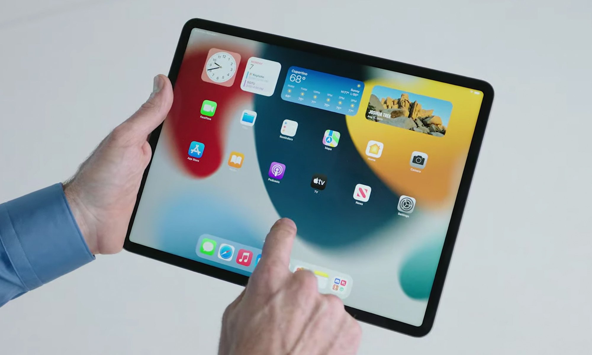 iPadOS 15 features widgets on the home screen and better multitasking