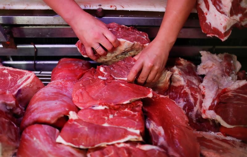 Rising beef prices squeeze carnivores from Buenos Aires to California