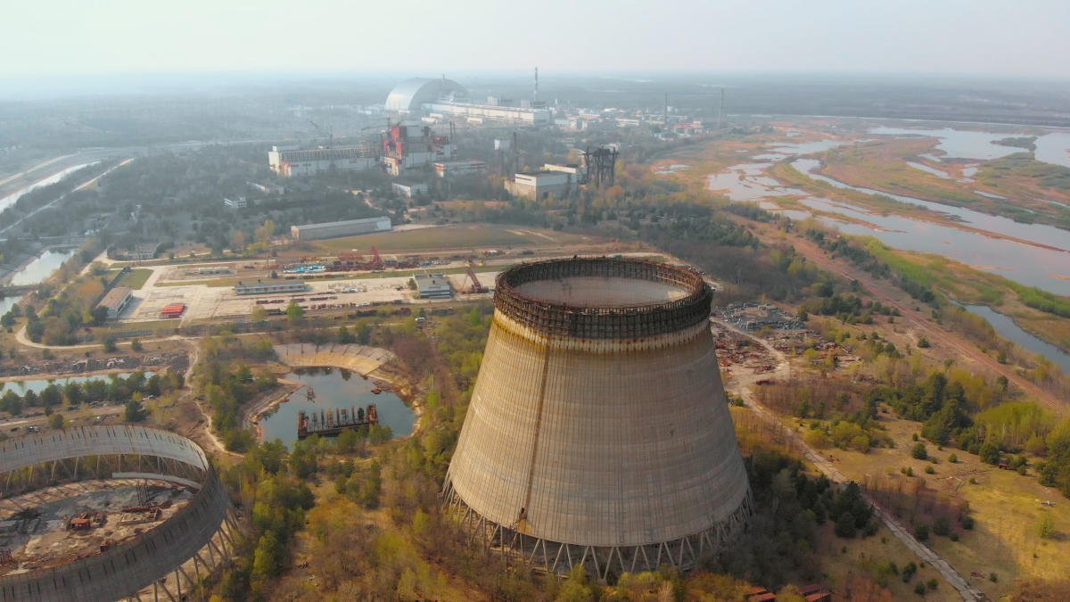 Russian troops seize Chernobyl nuclear plant amid warnings over spread of radioactive waste