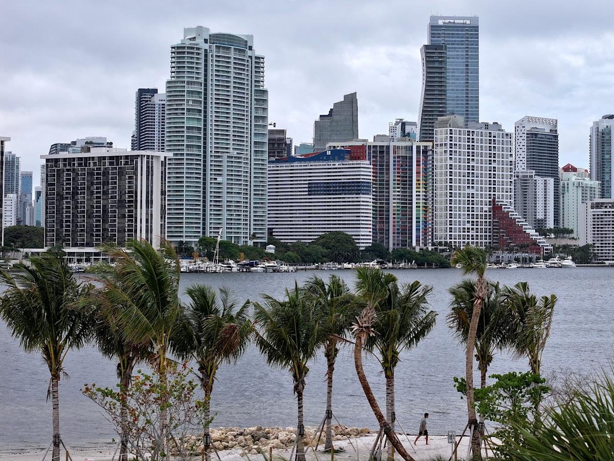 Miami sees biggest rent drop among top US cities, despite high pr...