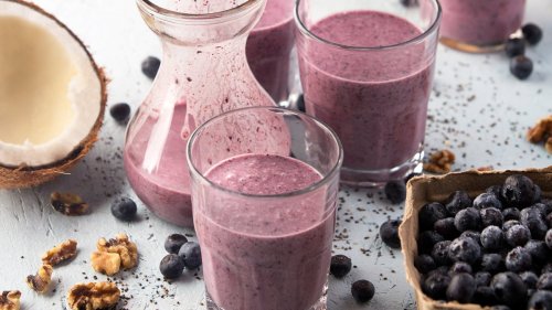 Give Your Brain a Boost This Morning With A Blueberry Walnut Smoothie