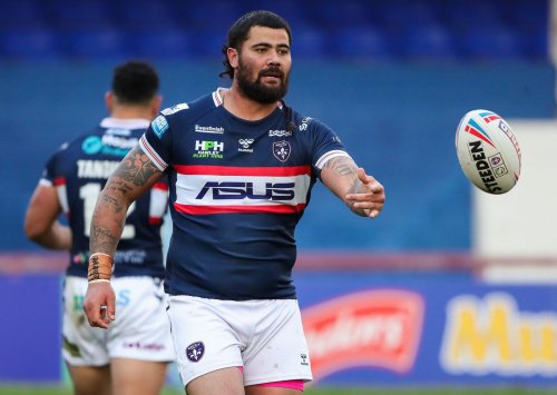 Catalans Dragons 40 Wakefield Trinity 20 - Frustrated Wakefield coach Chris Chester criticises ‘crowd call’ decisions during defeat