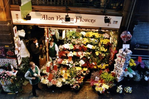 37 photos of Leeds Kirkgate Market stalls and traders from the 1990s