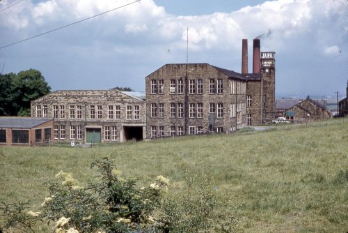 12 photo memories of Churwell in the 1960s featuring the Japa factory ...