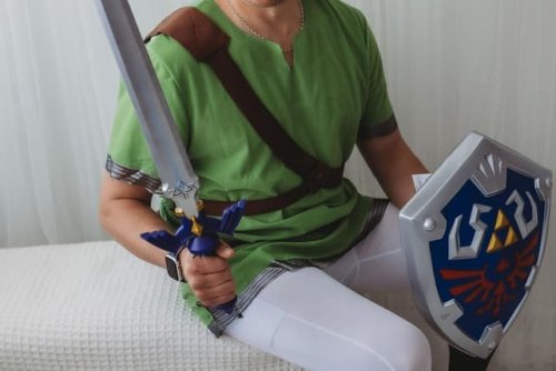 Leeds Dad running London Marathon as Link from Zelda to honour stem cell donor that saved his daughter's life