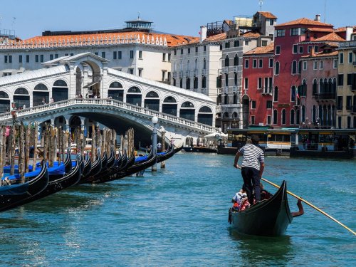These are the places you can fly to from October without taking a PCR test