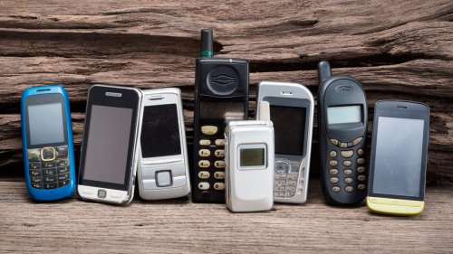 Elegir un 'dumbphone' para recuperar tu vida: la revolución de los teléfonos tontos