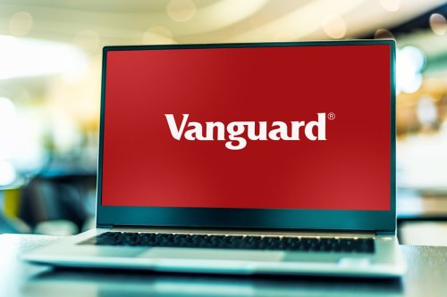 7 Best Vanguard Retirement Funds [Start Saving in 2025]