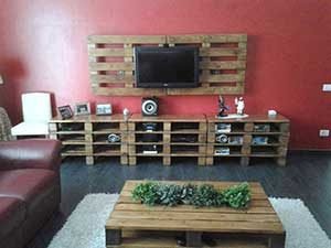 DIY Reclaimed Wood Furniture: Pallet to Coffee Table