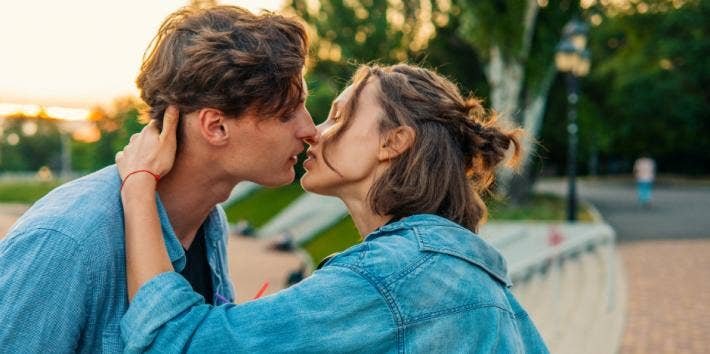 9 Expert Tips On How To Kiss A Guy So He'll Never Forget You