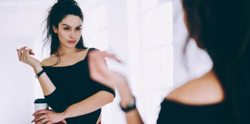5 Unusually Rare Signs Of Narcissism In Women