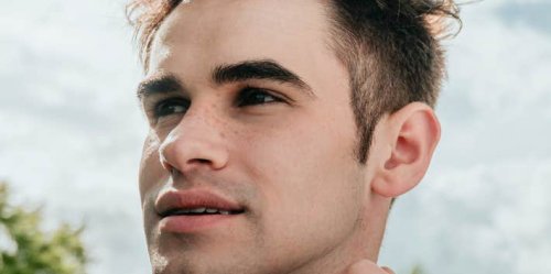 5 Rare Signs That Mean A Man Is Truly In Love With A Woman, According To Psychology