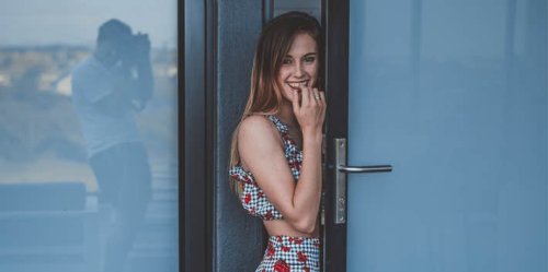 Do These 7 Things With Your Front Door To Attract Financial Abundance, Says A Feng Shui Expert