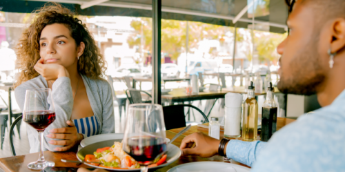 4 Red Flags On A First Date That You Should Never, Ever Overlook