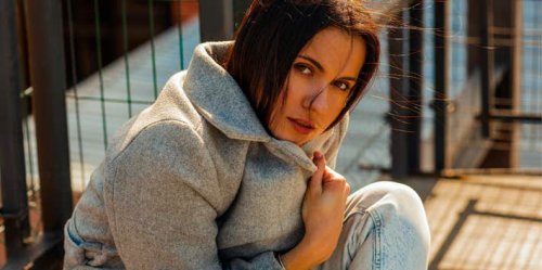 11 Subtle Habits Of A Woman Who's Never Been Able To Depend On Anyone
