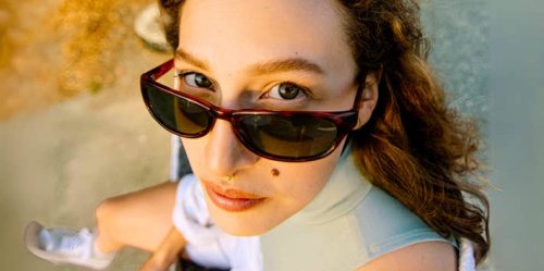 8 Rare Qualities That Set A Woman Apart From Everyone Else, According To Psychology