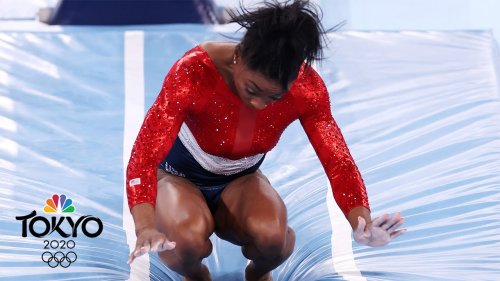 Simone Biles stumbles on vault before pulling out of team final