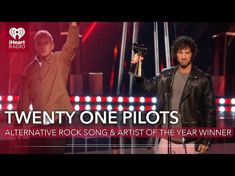 Twenty One Pilots Hilariously Ignore Wives After iHeartRadio Awards Win