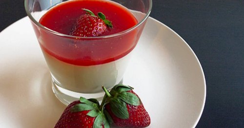 Vegan Coconut Panna Cotta with Strawberry Coulis Recipe | Yummly