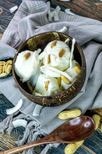 Veganes thailändisches Kokoseis – schnell und ohne Eismaschine