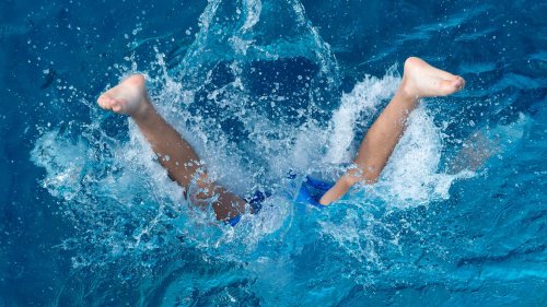 Kind vorm Ertrinken gerettet:Wie KI Schwimmen sicherer macht