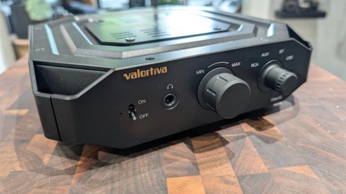 I found an amp that easily turns any Bluetooth device into a modern home audio system