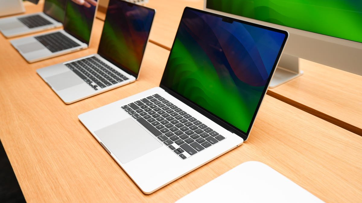 Get Apple's latest MacBook Air M3 for under $1,000 now