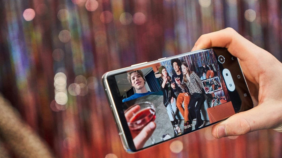 Samsung touts 'intelligent display' on Galaxy S21
