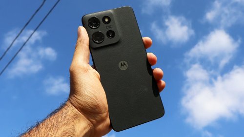 Why I recommend this cheap Motorola over phones that cost twice as much