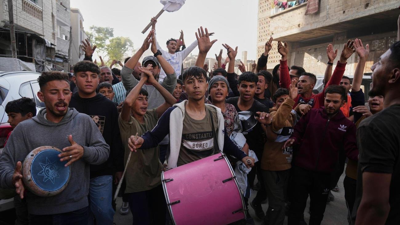 Lage im Überblick: Proteste in Gaza und Israel - Neuer Anlauf für Waffenruhe