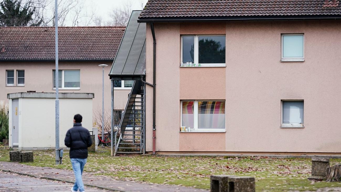 Migration: Vermögen von Asylsuchenden: Kritik an Plänen des Landes