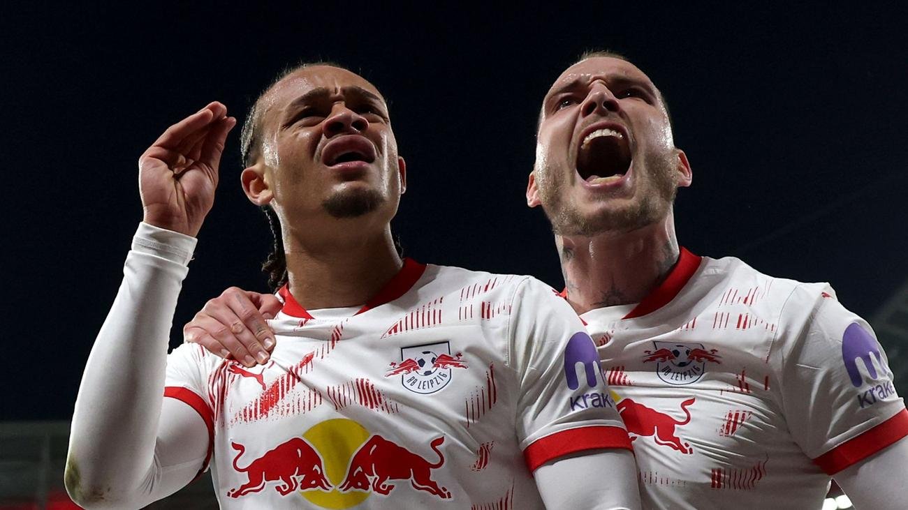 Fußball-Bundesliga: Dank Zauberer Simons: Leipzig befreit sich gegen den BVB