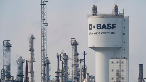 Chemiekonzern: BASF will weitere Milliarde sparen - neuer Jobabbau