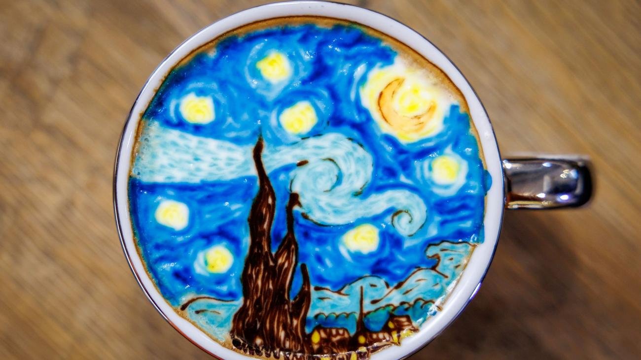 Das Auge trinkt mit: "Latte Art" - der Cappuccino wird zum Kunstwerk