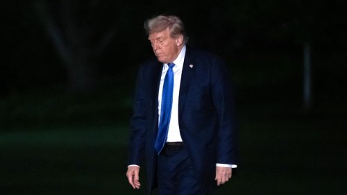 Der US-Überblick am Morgen: Gerichte stoppen Regierungspläne, "Trump 2028"-Kappen im Verkauf