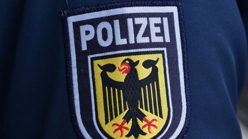 Unerlaubt eingereist: Drei Männer landen mit gefälschten Papieren in Erfurt