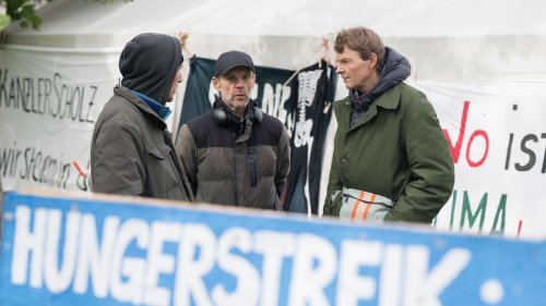 Regierung: Weiter Klima-Hungerstreik am Kanzleramt: Dritter hungert mit