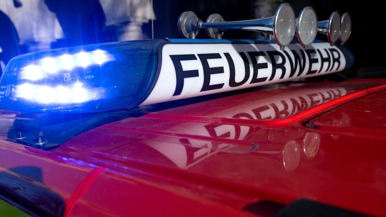 Notfall: Autofahrer übersieht Motorrad - zwei Verletzte