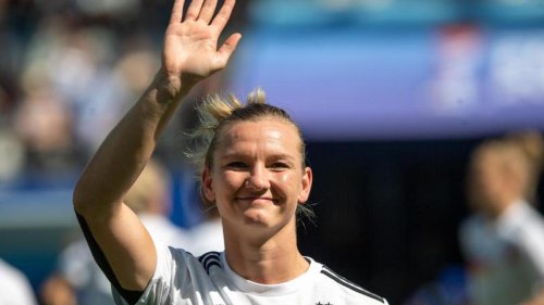 Fußball: Comeback nach acht Monaten für Nationalspielerin Popp