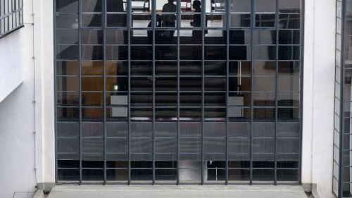 Schau zum 100-Jährigen: Spuren des Glaubens - Neue Ausstellung im Bauhaus Dessau
