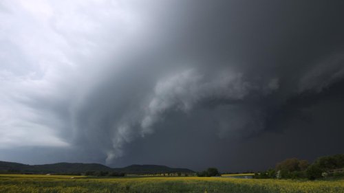 Wetterumschwung: Verletzte und Bahnsperrungen nach starken Unwettern