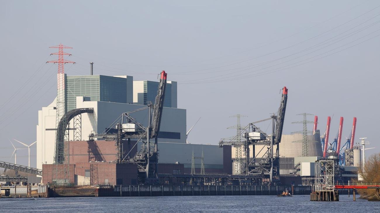 Energie: Kesselhäuser des Kraftwerks Moorburg werden gesprengt
