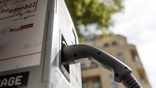 Verkehr: Weniger Schnellladestationen für Elektrofahrzeuge