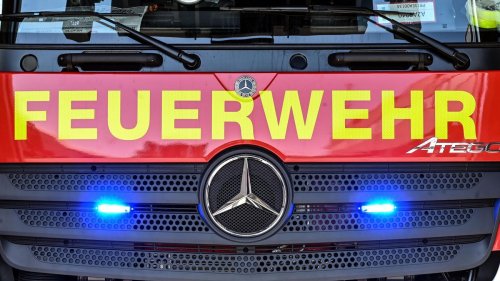 Feuerwehreinsatz in Hannover: Wohnungsbrand: Familie von Feuerwehr über Balkon gerettet