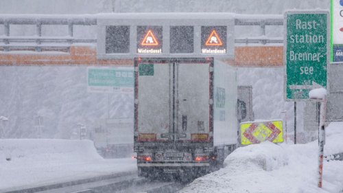 Verkehr: Schneefälle: Totalsperre der Brennerautobahn in Österreich