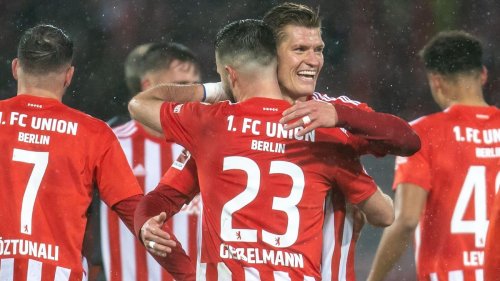 Bundesliga: Druck auf Bayern: Union springt dank Siebatcheu an Spitze