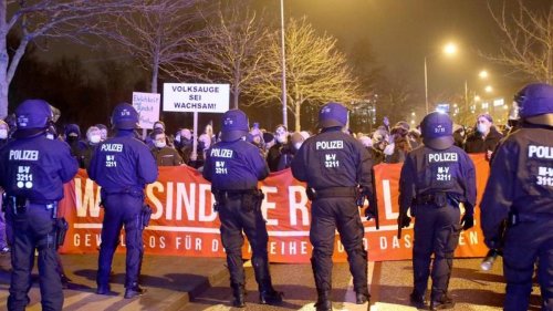 Demonstrationen: Demonstration gegen Corona-Maßnahmen in Rostock aufgelöst