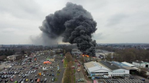 Brände: Brand in Krefeld: Familie in Krankenhaus