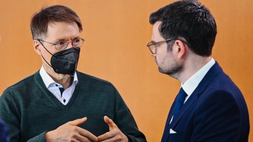 Corona-Pandemie: Lauterbach drängt Länder zu Entscheidung über Maskenpflicht