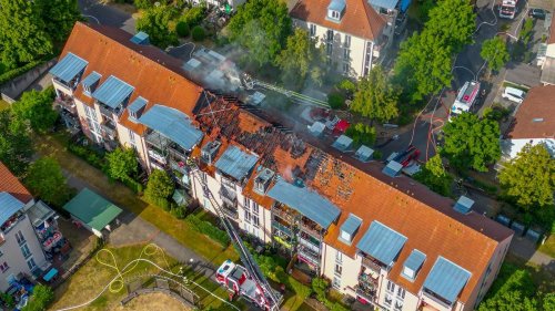 Oberhavel: Brand in Mehrfamilienhaus: Dutzende Bewohner evakuiert